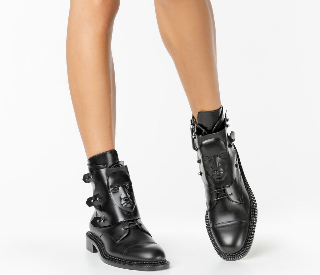 Leather women's boots Ares black from Ganor a new collection